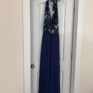 Jumpsuit with back out really beautiful